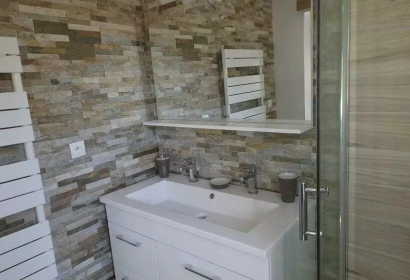 Aamiaismajoitus (B&B) Gite Les Bois 1