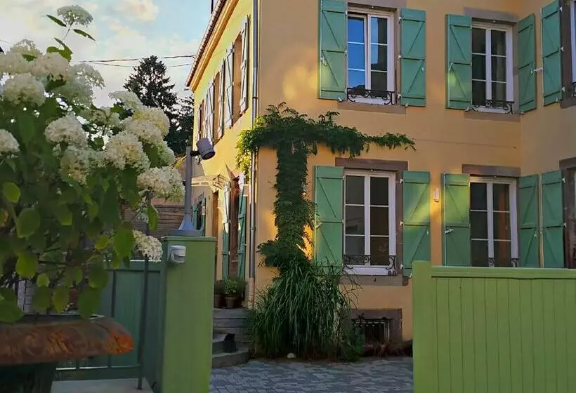 Aamiaismajoitus (B&B) La Chouette Maison Chambres D Hôtes Et Gîte En Ville