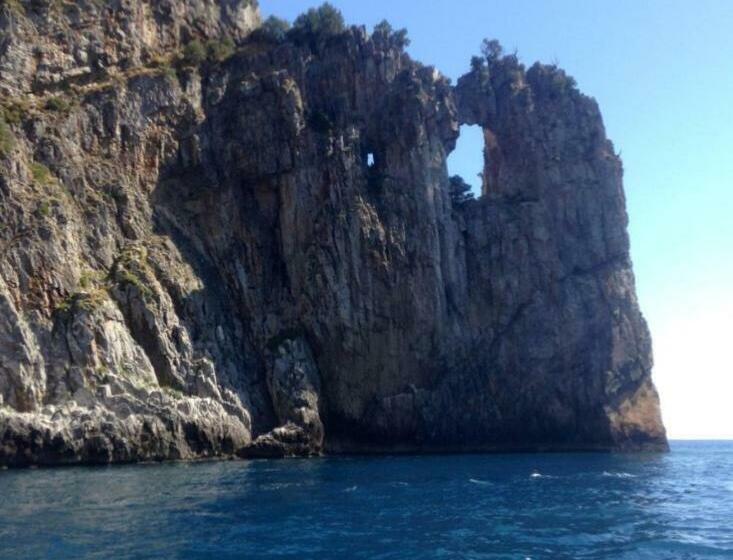 مبيت وإفطار Villa Ludoniccò