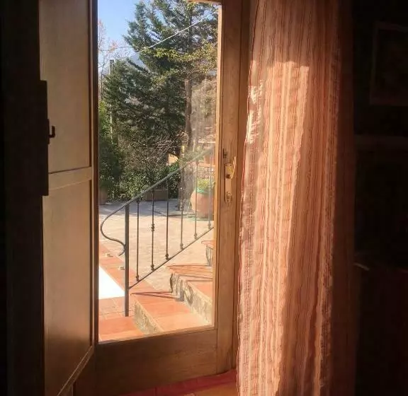 Aamiaismajoitus (B&B) Villa Ludoniccò