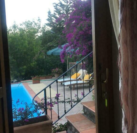 مبيت وإفطار Villa Ludoniccò