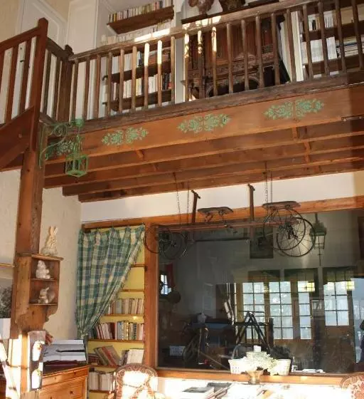 ベッドアンドブレックファースト Le Prieuré Boutefol