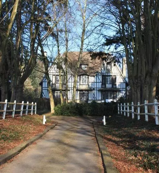 ベッドアンドブレックファースト Le Prieuré Boutefol