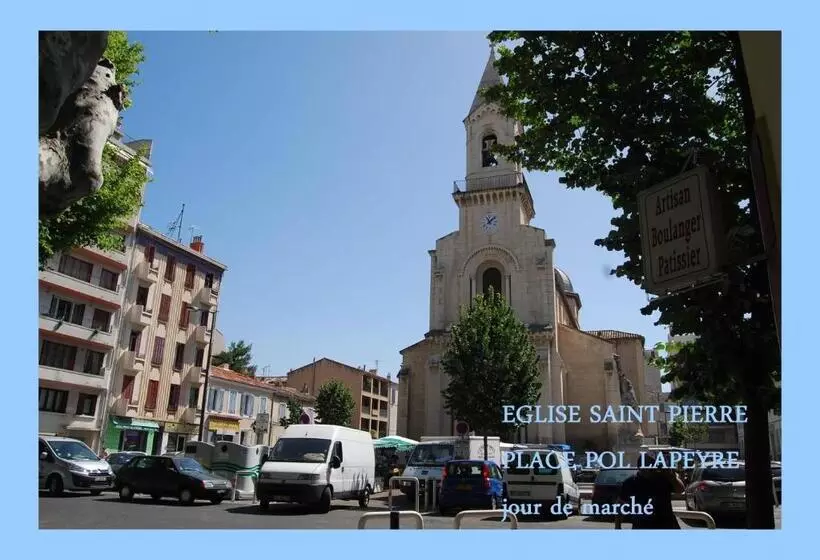 تختخواب و صبحانه Pied à Terre En Ville