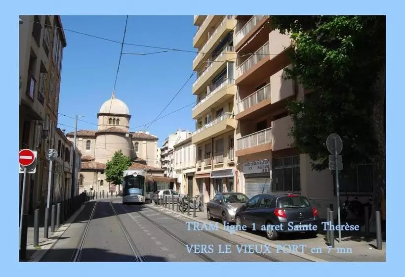 تختخواب و صبحانه Pied à Terre En Ville