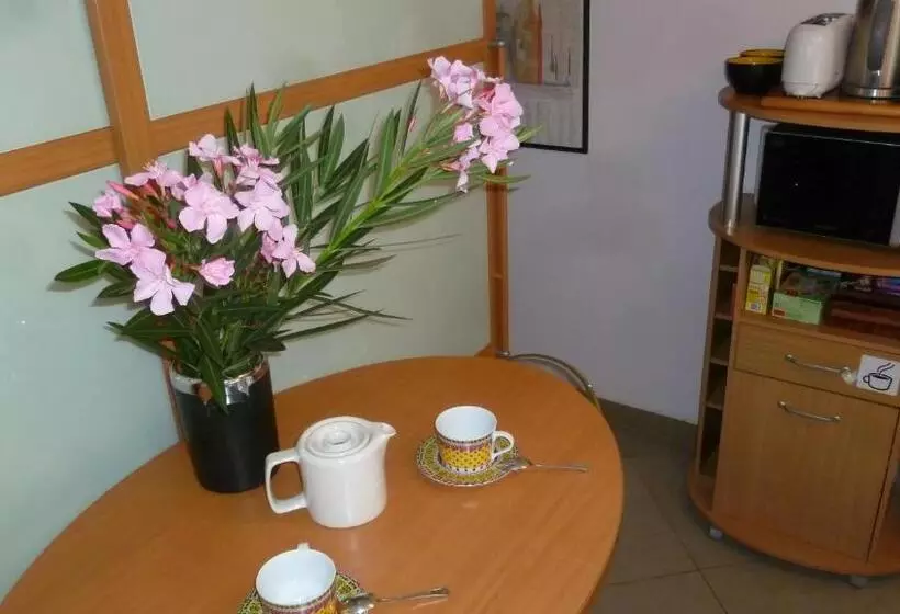 تختخواب و صبحانه Pied à Terre En Ville