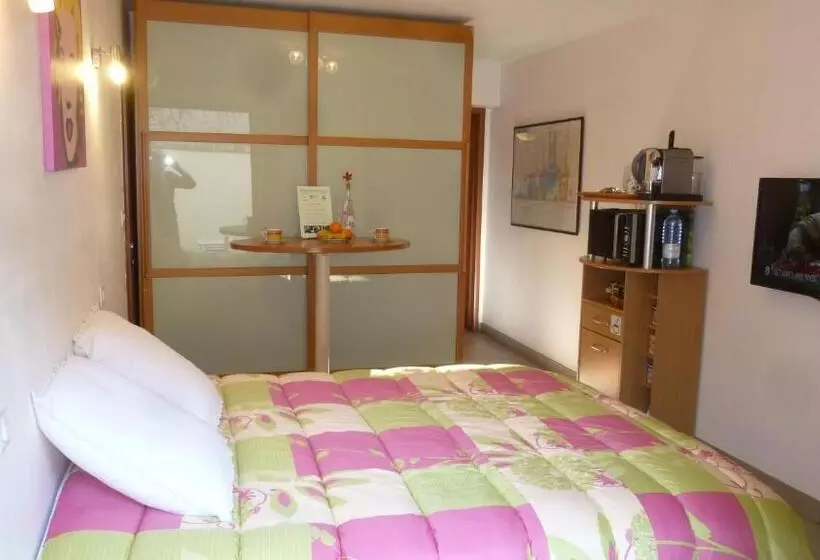 تختخواب و صبحانه Pied à Terre En Ville