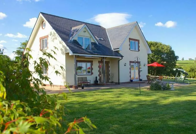 Henbere Farm B&b