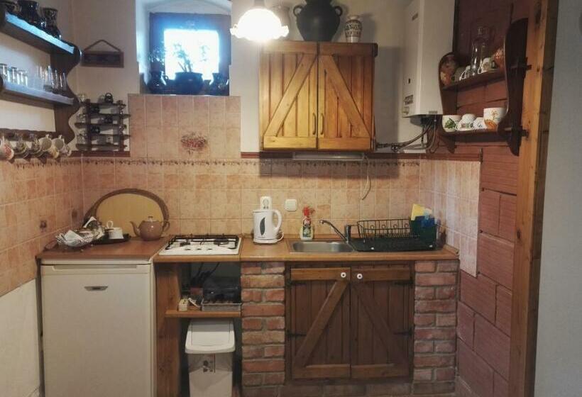 膳宿费 ács Kúria