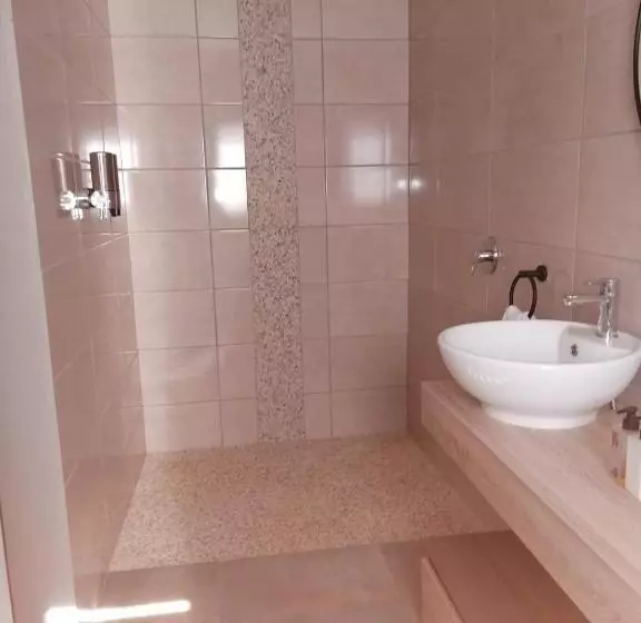 Aamiaismajoitus (B&B) Apollis Cottage