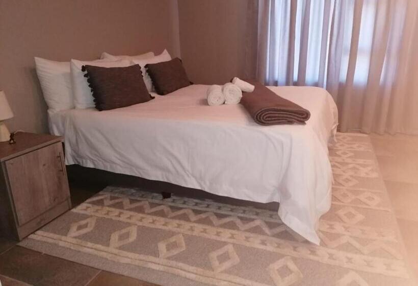 مبيت وإفطار Apollis Cottage