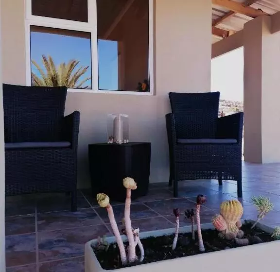 Aamiaismajoitus (B&B) Apollis Cottage