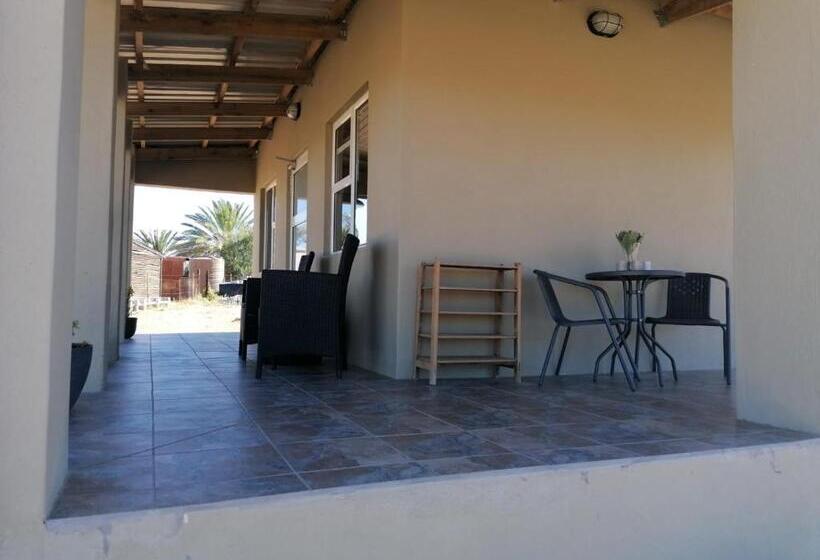 مبيت وإفطار Apollis Cottage