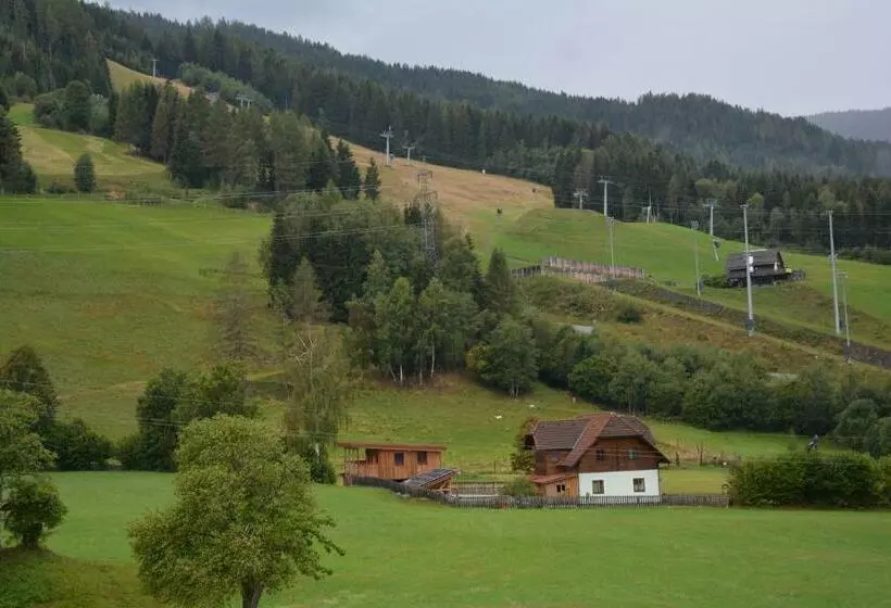 Aamiaismajoitus (B&B) Pension Kreischberg Mayer