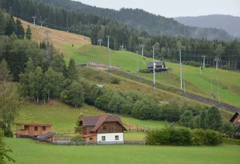 Aamiaismajoitus (B&B) Pension Kreischberg Mayer