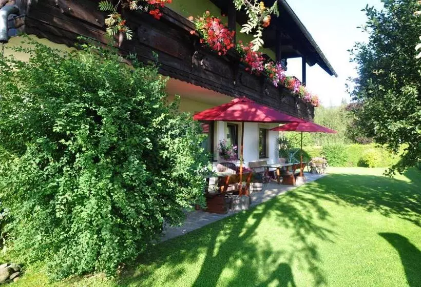 Aamiaismajoitus (B&B) Pension Kreischberg Mayer