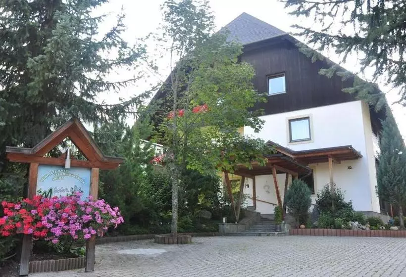 Aamiaismajoitus (B&B) Pension Kreischberg Mayer