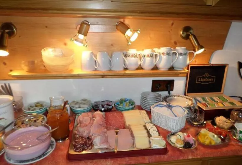 Aamiaismajoitus (B&B) Pension Kreischberg Mayer