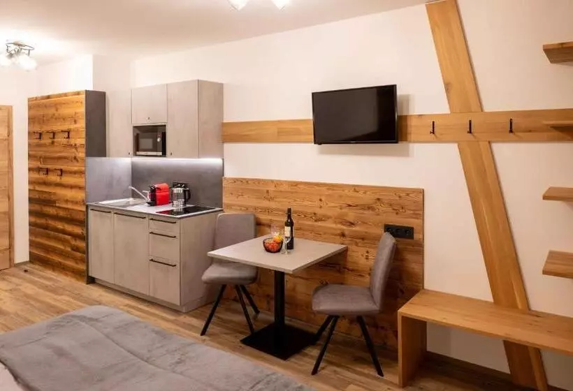 Aamiaismajoitus (B&B) Pension Kreischberg Mayer