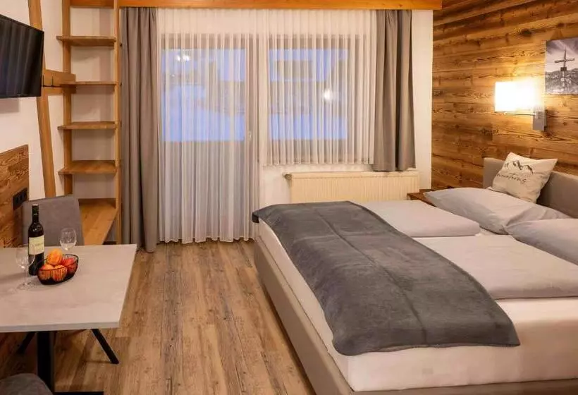 Aamiaismajoitus (B&B) Pension Kreischberg Mayer