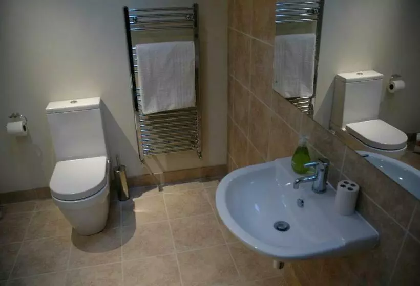 Aamiaismajoitus (B&B) Field Cottage Bed And Continental Breakfast