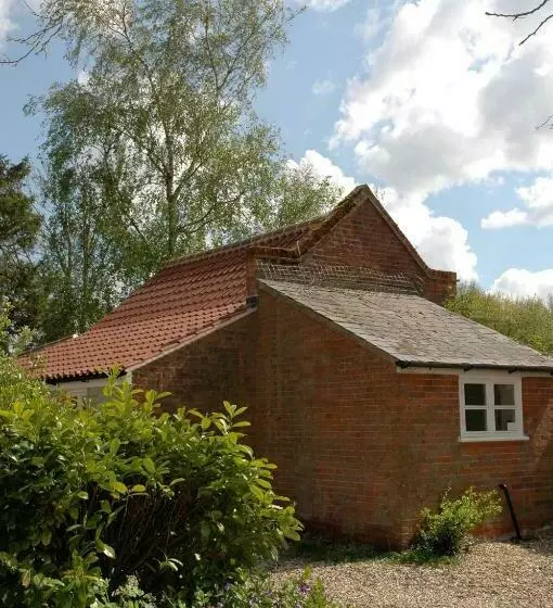 Aamiaismajoitus (B&B) Field Cottage Bed And Continental Breakfast