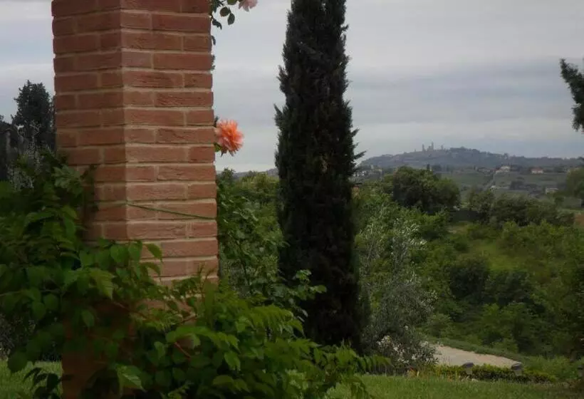 Hotelli Agriturismo Il Torrione