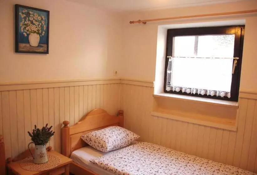 پانسیون Garden Apartments Maria