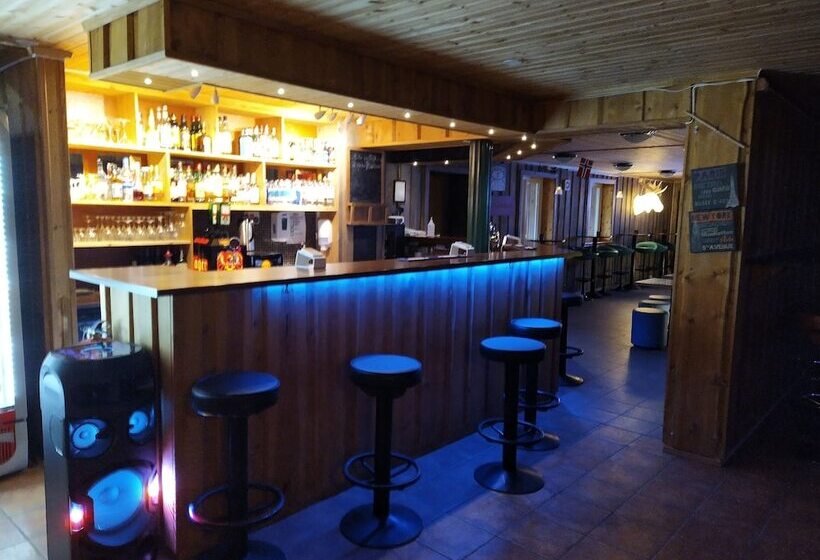 פנסיון Lyngseidet Gjestegård As