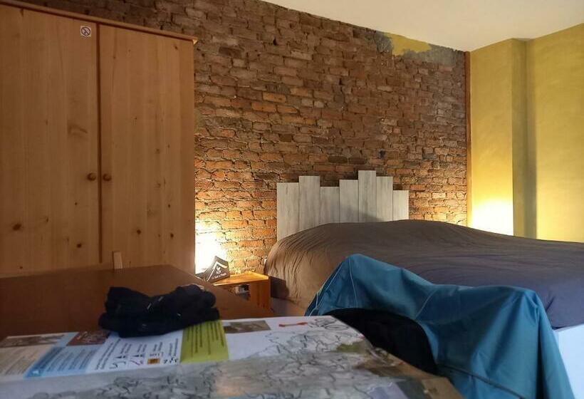 住宿加早餐  Aux Saveurs D Enneille