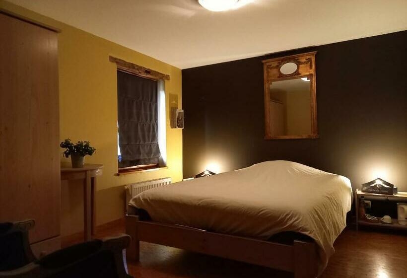 住宿加早餐  Aux Saveurs D Enneille