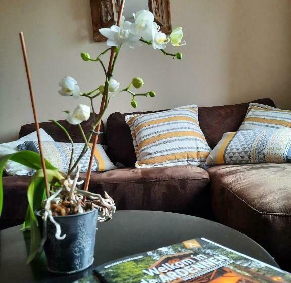 住宿加早餐  Aux Saveurs D Enneille