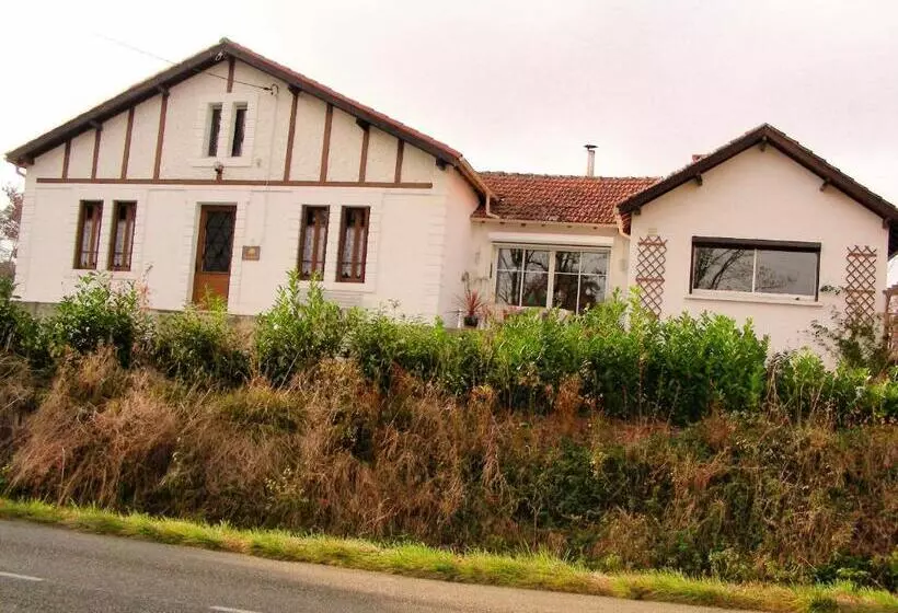 Aamiaismajoitus (B&B) Chambres D Hôtes Le Perdigon