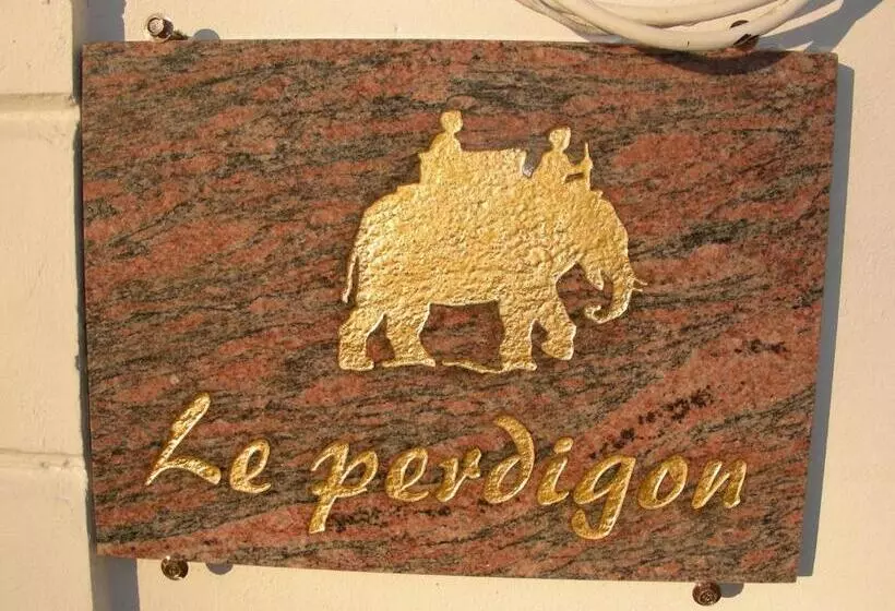 Aamiaismajoitus (B&B) Chambres D Hôtes Le Perdigon