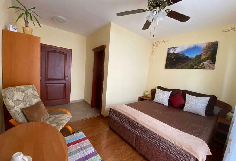 פנסיון Villa Butterfly