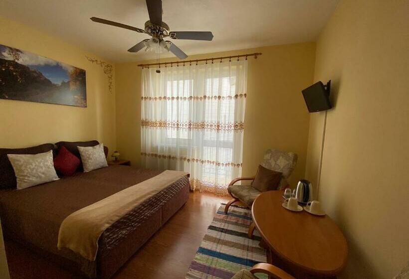 פנסיון Villa Butterfly