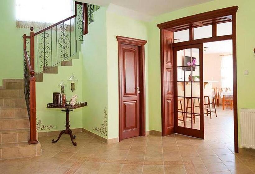 פנסיון Villa Butterfly