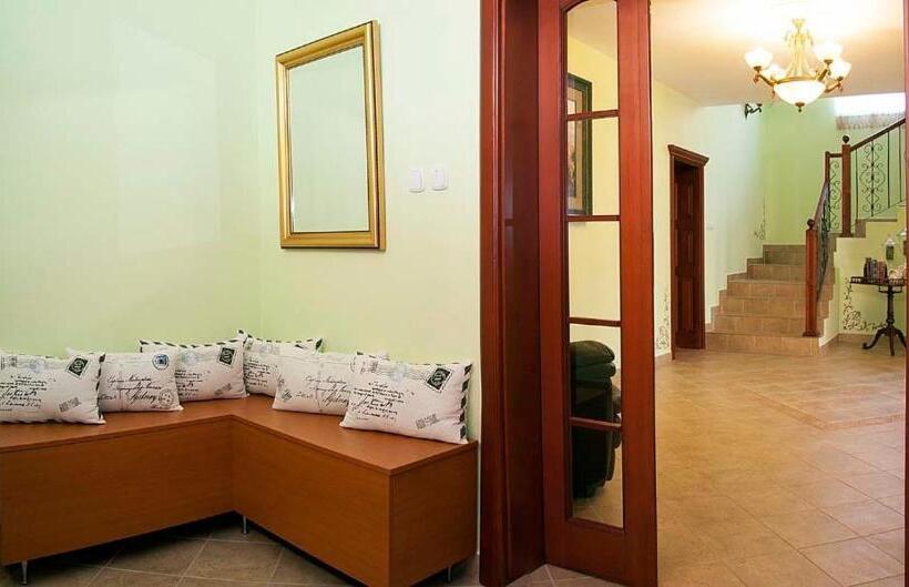 פנסיון Villa Butterfly