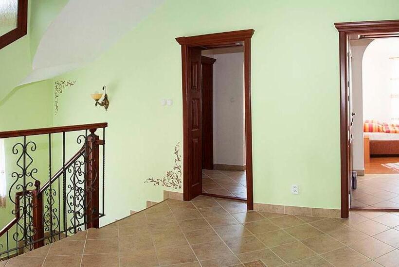 פנסיון Villa Butterfly