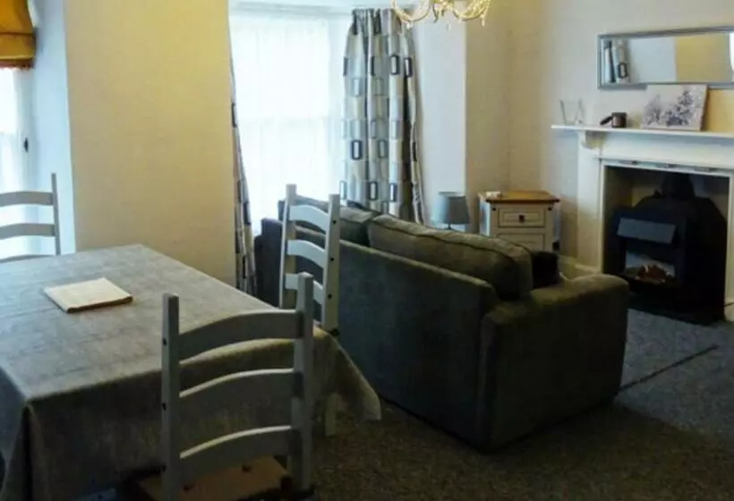 Aamiaismajoitus (B&B) Beechwood House