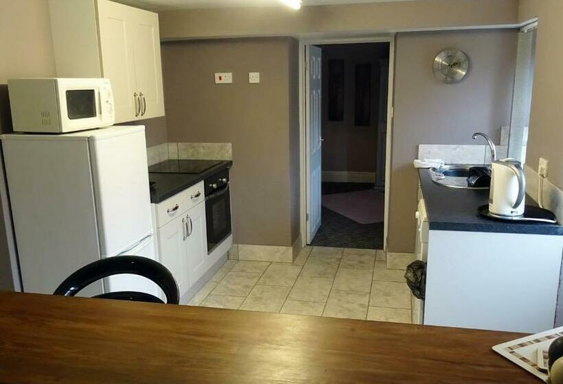 ベッドアンドブレックファースト Beechwood House