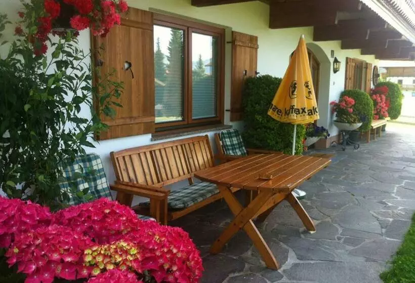 Aamiaismajoitus (B&B) Frühstückspension Samerhof