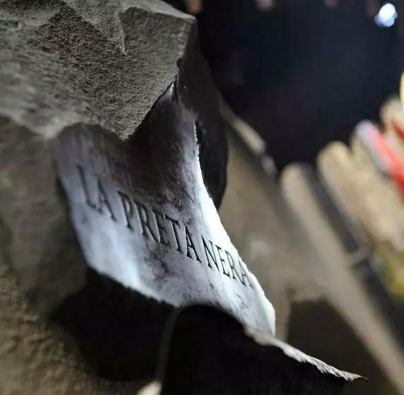 ベッドアンドブレックファースト La Preta Nera