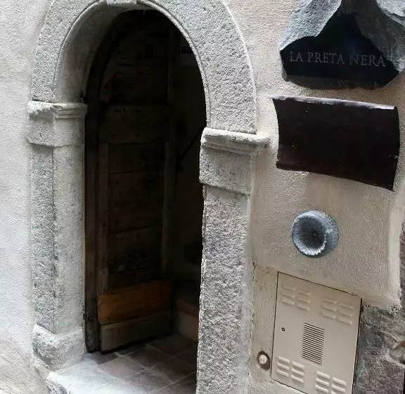 ベッドアンドブレックファースト La Preta Nera