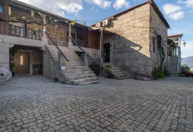 هتل Quinta De Calvelos