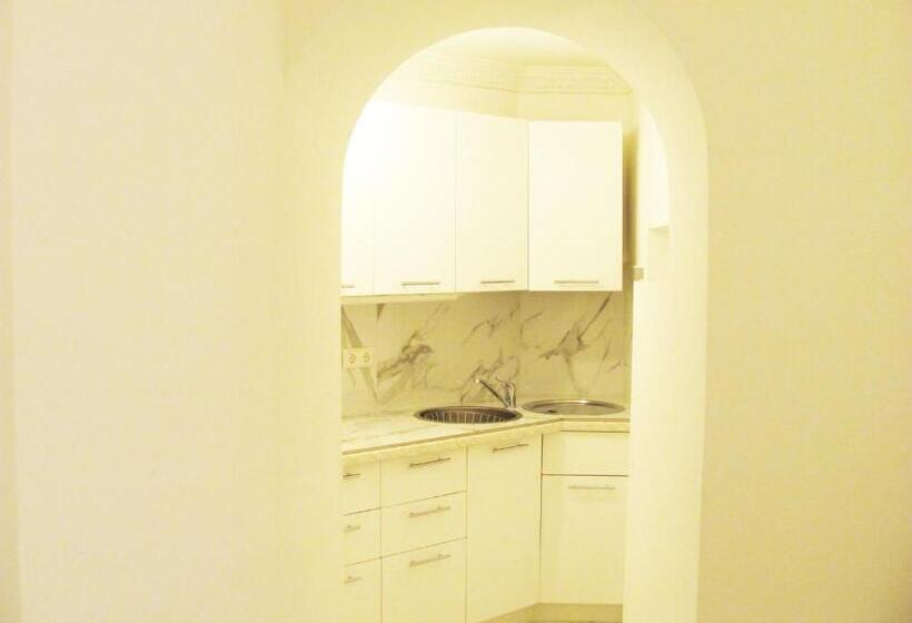 Pensão Apartment Storchenfärbe