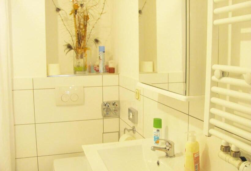 Pensão Apartment Storchenfärbe