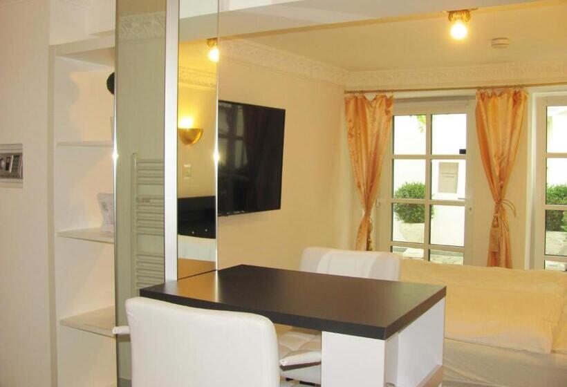 Pensão Apartment Storchenfärbe