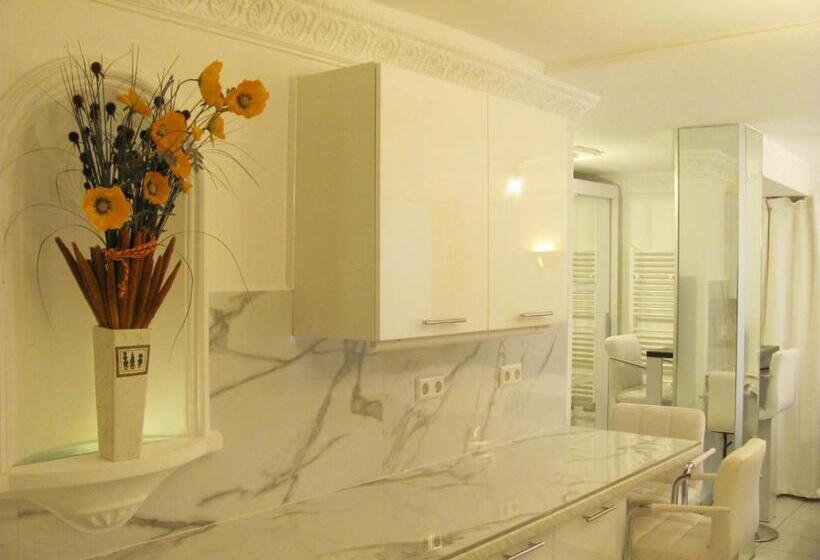 Pensão Apartment Storchenfärbe