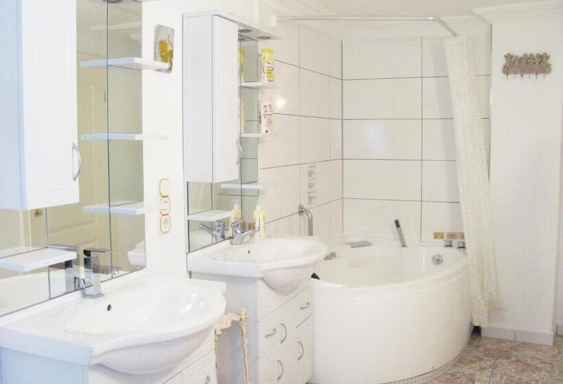 Pensão Apartment Storchenfärbe